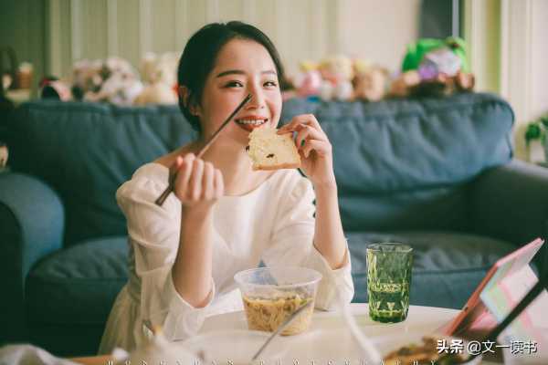 分享歌曲的文案简短朋友圈（听了让人心里很暖的歌词）