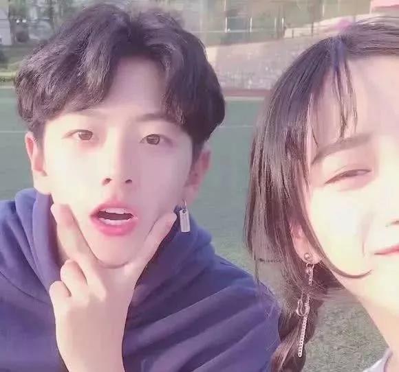 情侣思念的情话唯美短句（情话最暖心短句撩人句子）