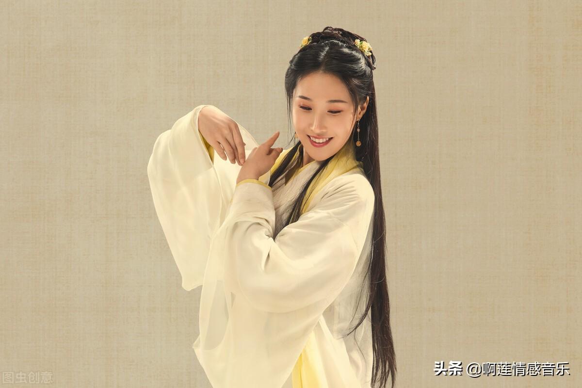 一句话让女人主动联系你（让吸引异性的撩人文案）