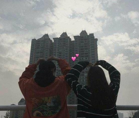 水瓶座爱你入骨的表现(12星座男怕失去你的表现)