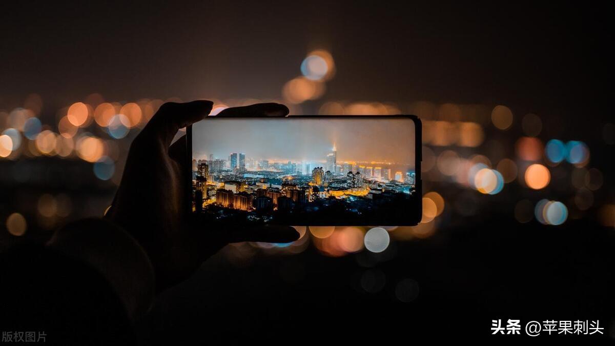 深夜走心文案短句朋友圈(夜晚抚慰心灵的语录短句)