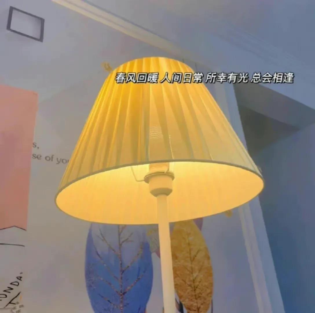 情侣幸福文案治愈短句（幸福浪漫句子说说心情）