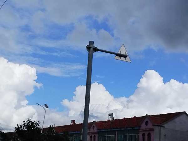 蓝天白云文案发朋友圈（晴空万里的唯美句子）