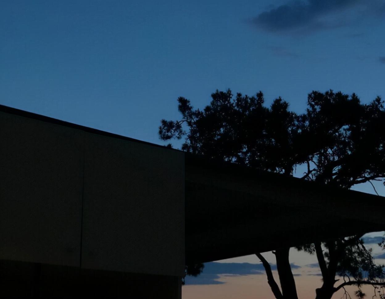 情感文案短句伤感朋友圈(简单伤感的说说心情短语)