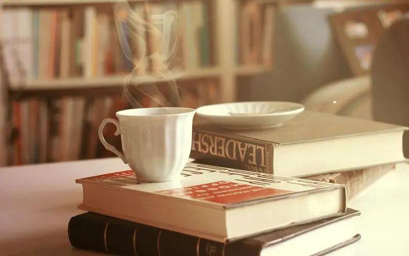 护肤品吸引朋友圈的广告词（美容院比较吸引人文案）