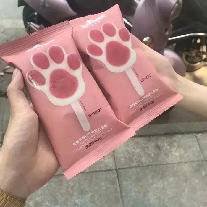 发女朋友的文案朋友圈说说（向女朋友表达爱意的句子）