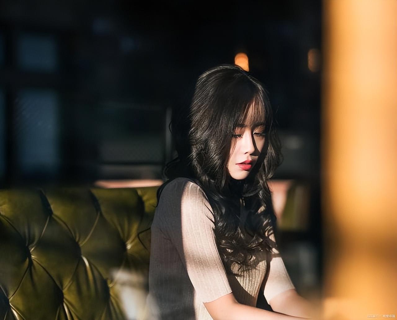 女人深夜发的走心文案(朋友圈夜色撩人高情商句子)