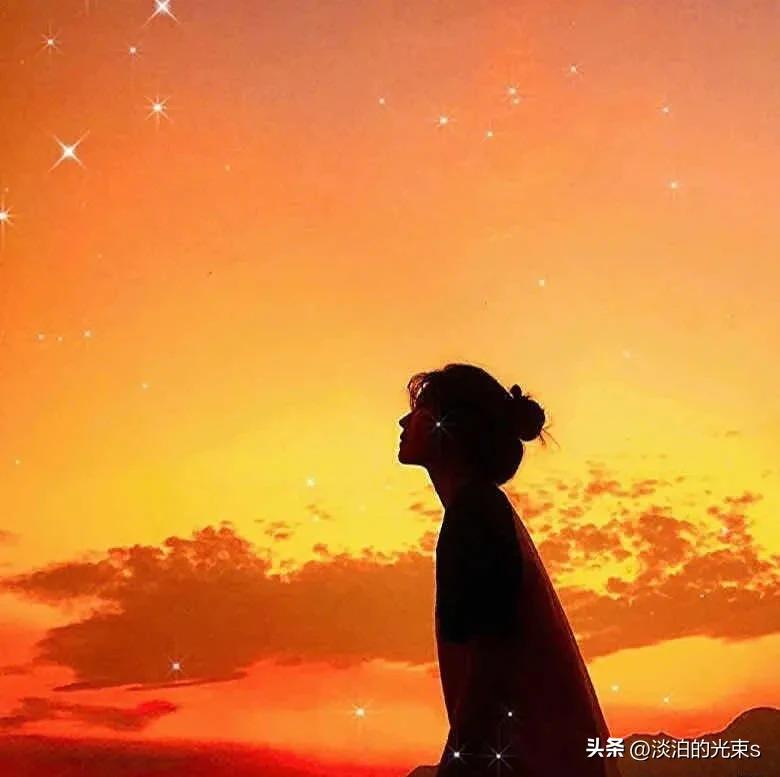 星星文案高级有深度治愈（日月星辰的唯美文案句子）