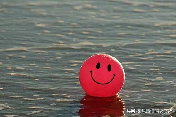 关于爱的文案短句唯美句子（温柔且浪漫的爱意文案）