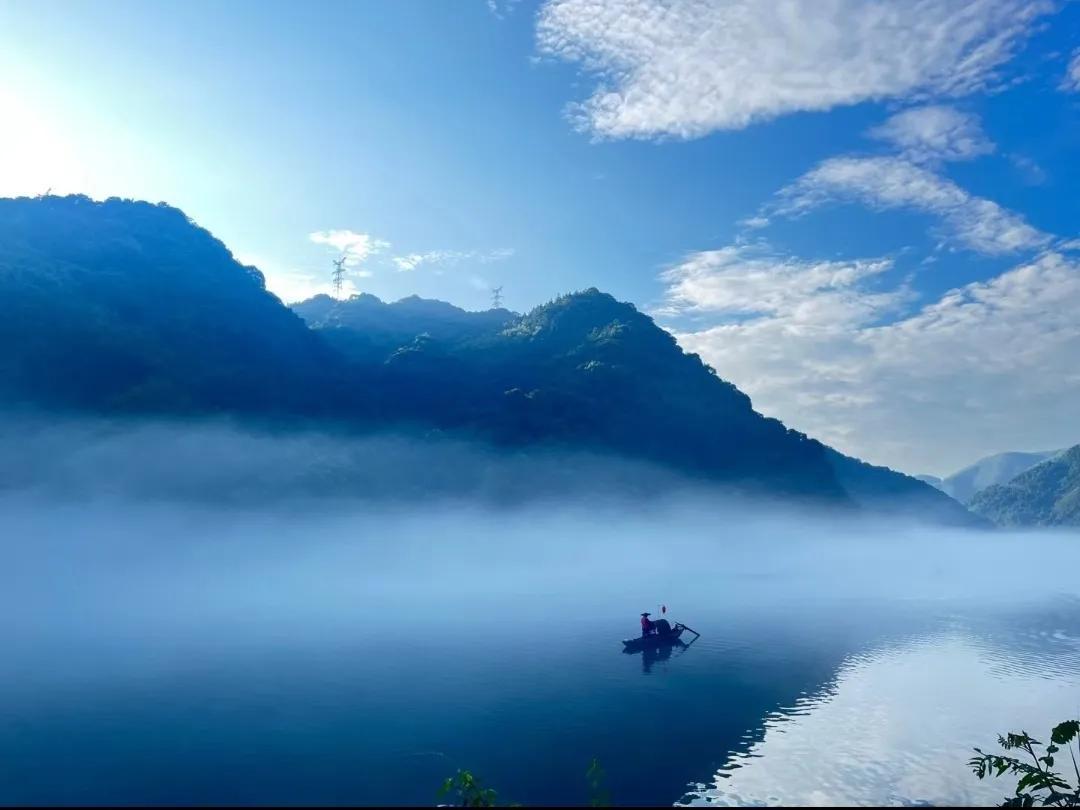 出去玩简短文案朋友圈说说（出去旅游的心情句子）