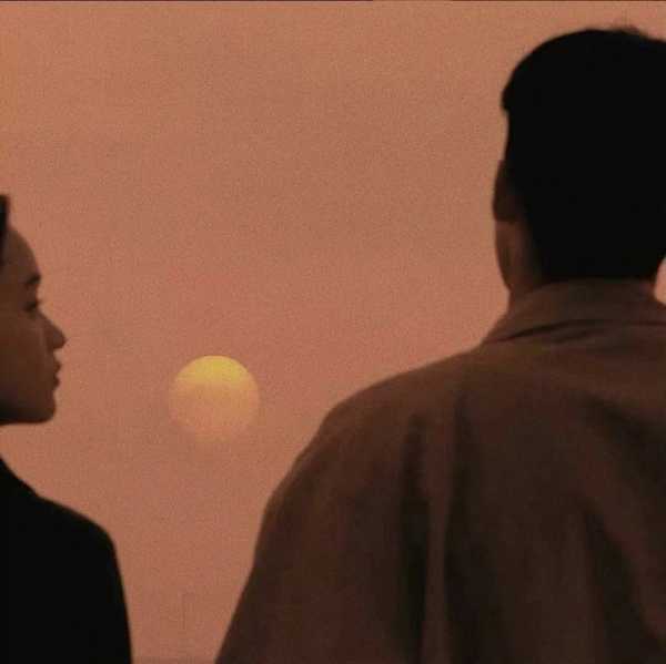 温柔恋爱文案短句干净治愈（恋爱观最正的一句话）