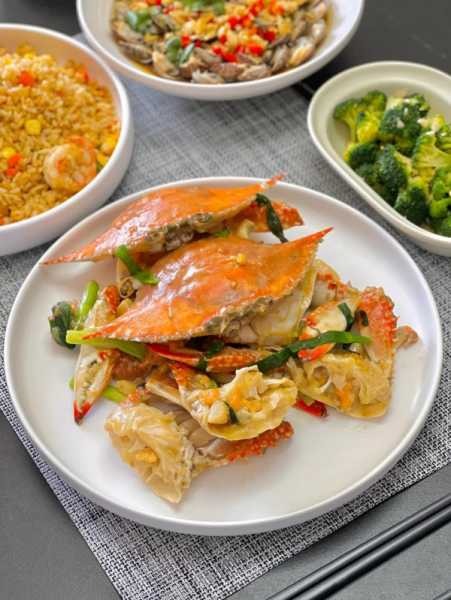 关于吃的文案搞笑短句（一句简单晒美食的句子）