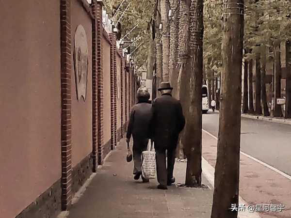 适合两口子的文案相知相守（夫妻情感文案热门爆款）