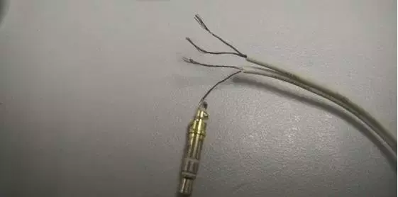 耳机孔接触不良的小妙招（这样修修就好了）