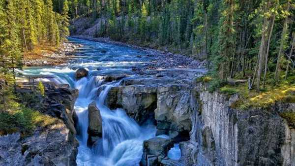 闺蜜的文案短句朋友圈说说（20句简短的闺蜜走心句子）