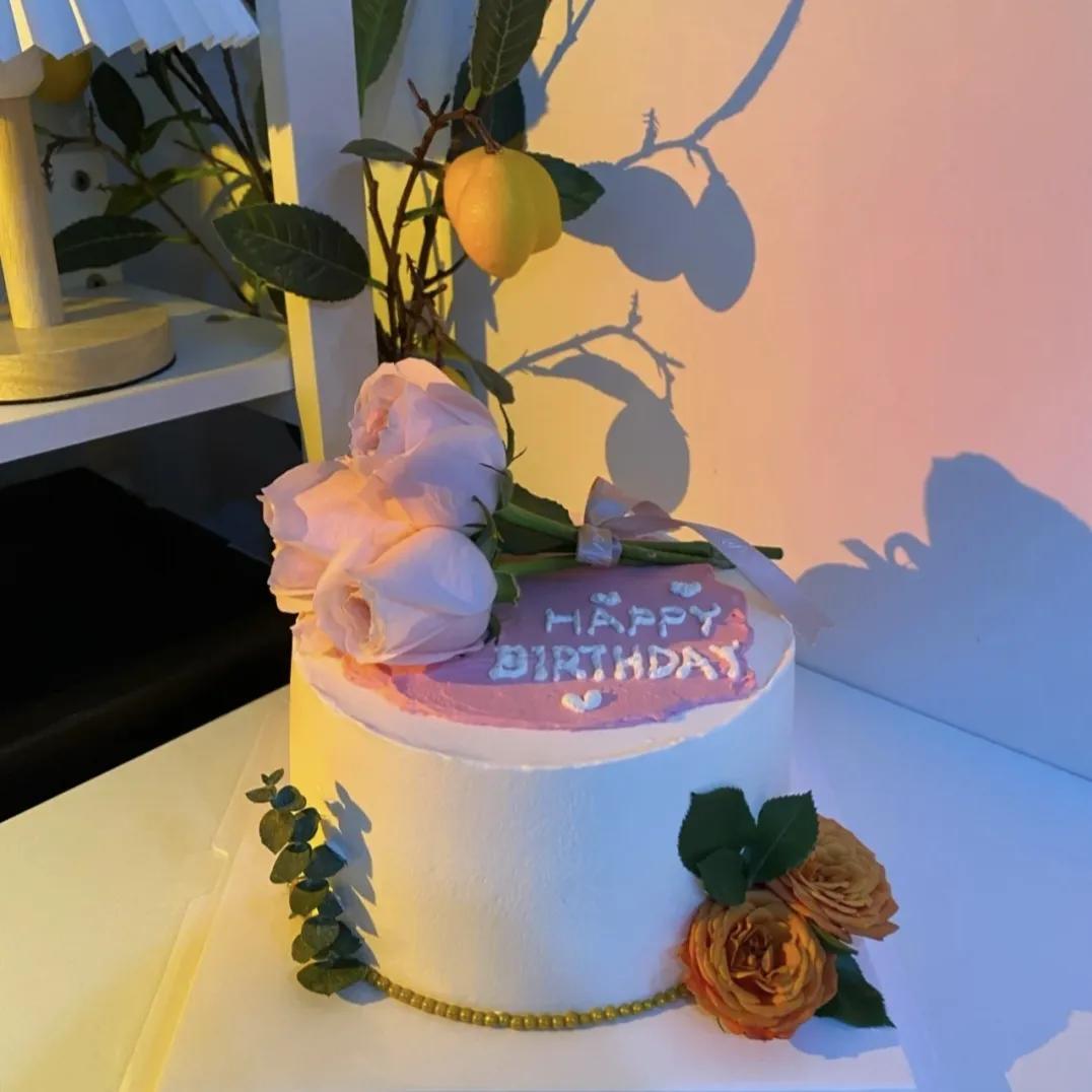 祝福自己生日快乐精辟短句（适合女人生日快乐图片）