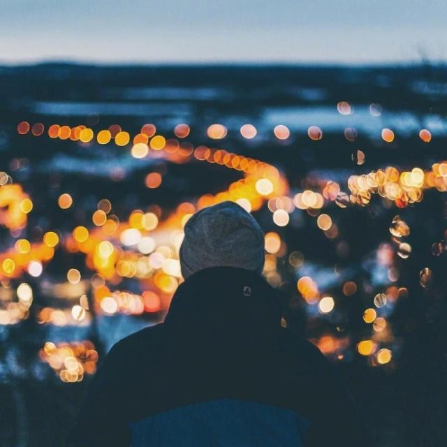 想女朋友的文案发圈句子（让女朋友感动的情话）