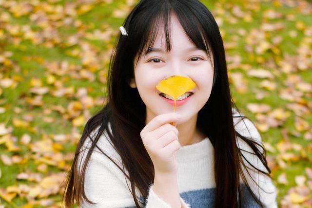 狮子女动了真情的表现（12星座喜欢你的小动作）