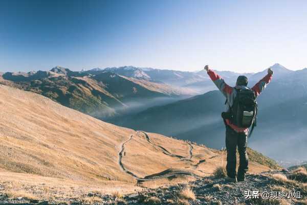 看日出登山文案朋友圈（爬山享受大自然的心情说说）
