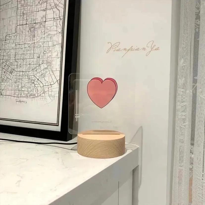 调皮的文案可爱搞笑幽默句子（可爱到爆的俏皮文案）