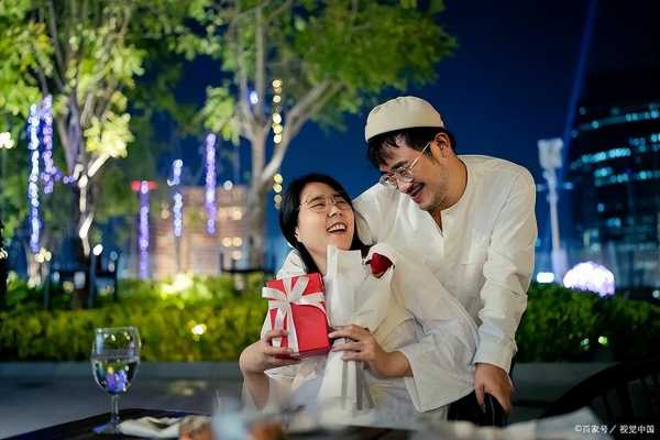 结婚纪念日简短文案发圈（结婚纪念日简短祝福语）