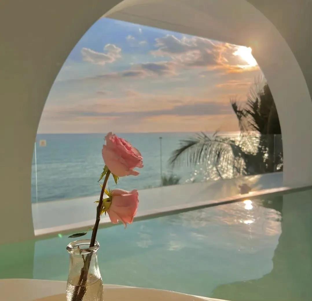 热爱的文案幽默句子朋友圈(热爱工作热爱生活的句子)