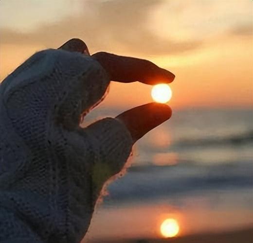 第一眼就心动的文案伤感（高质量文案短句爱情）