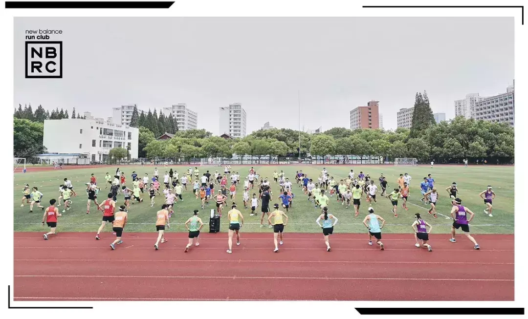 跑马拉松的朋友圈说说简短(关于运动的励志句子)