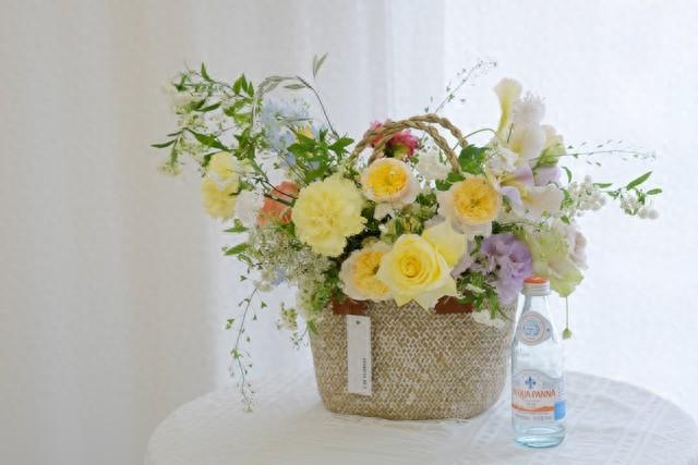 今日爱情文案简单高级（爱意随风起风止意难平说说）