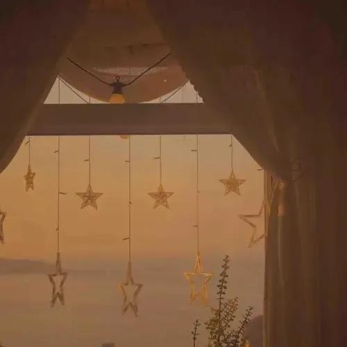 朋友圈让人忍不住评论的文案(让人看了想评论的文案)