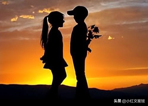 浪漫爱情文案高质量语录（关于爱情走心的文案）