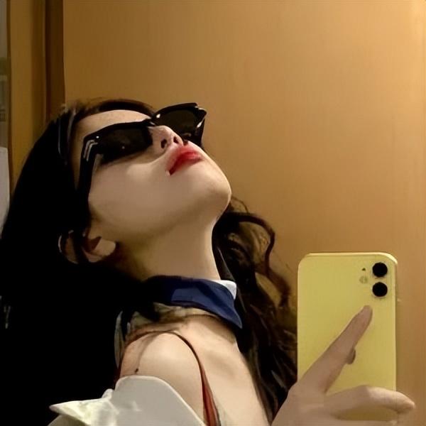 低调帅哥文案短句朋友圈（帅到掉渣的野性文案）