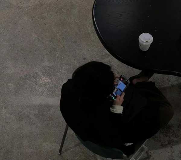 心情烦躁的文案短句朋友圈(表达心情烦躁的文案)